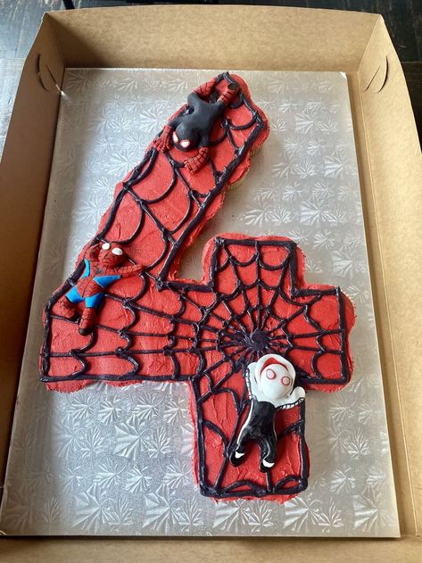 Spiderman pull-apart cupcakes for a birthday party. 🕸️ Your Friendly Neighborhood Spiderman, Friendly Neighborhood Spiderman, Spiderman Cupcakes, Spiderman 4, Pull Apart Cake, Cake Pulls, Pull Apart Cupcakes, 4th Birthday Cakes, Spiderman Party