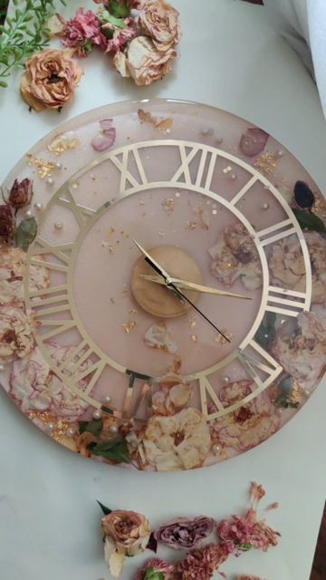 Varmala Preserve In Resin Clock, Flower Resin Clock, Floral Resin Art, Varmala Resin Art, Varmala Preserve In Resin, Resin Mobile Cover, Geode Clock, Magic For Beginners, Clock Resin