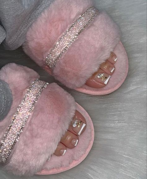 Cute Pedicures, Black Hair Video, Nike Shoes Women Fashion, Gel Toe Nails, Acrylic Toe Nails, Acrylic Toes, Gel Toes, Colored Acrylic Nails, Really Cute Nails