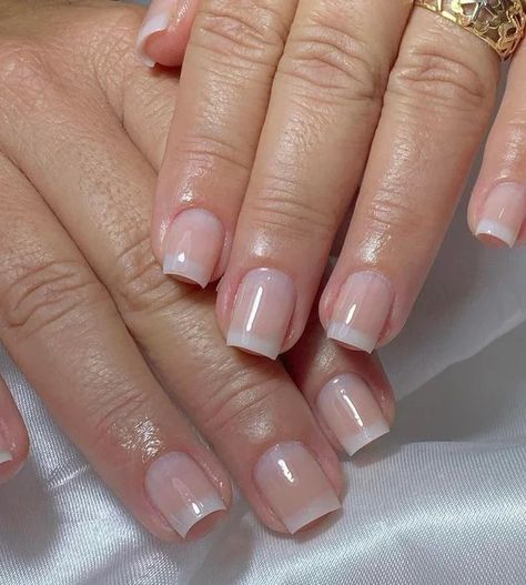 Dip French Tips, American Manicure Nails, American Manicure, Natural Acrylic Nails, Natural Nail Designs, Pretty Toe Nails, Nails Press, Neutral Nails, Healthy Nails