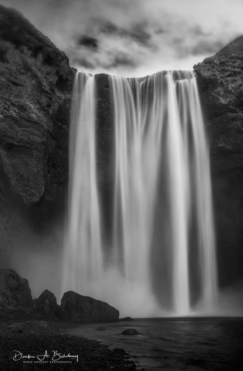 Black and White Black And White Waterfall, Skogafoss Iceland, Long Exposure Landscape, Environment Photography, Landscape Pencil Drawings, Long Exposure Photos, Monochromatic Art, White Veil, Waterfall Photo