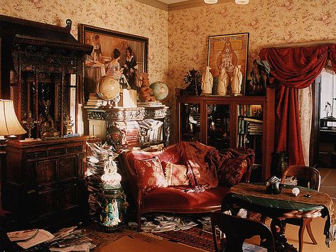 Eclectic Victorian Psychic Living Room Set Decorator Rick Romer, TV, Hawaii by Rick Romer, via Flickr Slytherin Bedroom, Victorian Sitting Room, Victorian Rooms, Victorian Room, Victorian Parlor, Victorian Living Room, Victorian Home Interior, Victorian Home Decor, Victorian Bedroom