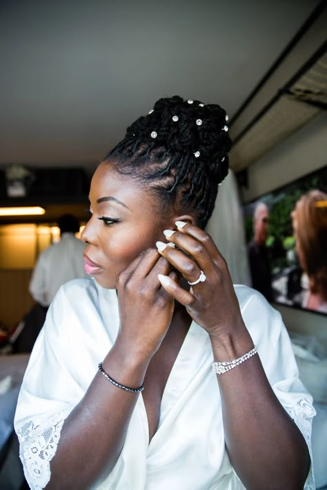 Braided Loc Updo, Wedding Loc Styles, Dreadlock Wedding Hairstyles, African Wedding Hairstyles, Locs Color, Hair Journal, Bride Hairstyles Updo, Dreads Hairstyles, Black Wedding Hairstyles