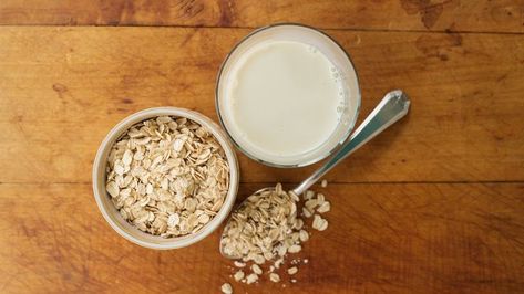 Milk Nutrition Facts, Milk Alternatives, Dairy Free Milk, Vegan Christmas, Plant Based Milk, The Breakfast Club, Oat Milk, Plant Based Recipes, Nutrition Facts