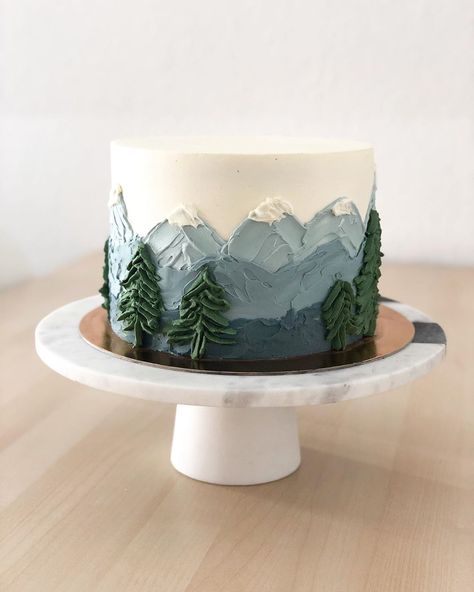 Cake Decorating Mountains, Cake For Nature Lover, Birthday Cake Mountain Theme, Outdoors Cake For Men, Hiking Cake Ideas For Men, National Park Birthday Cake, Hiking Birthday Cake, Nature Cake Design, Let The Adventure Begin Baby Shower Cake