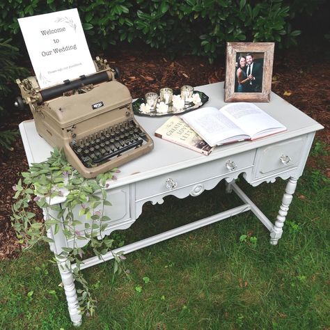 Rustic Welcome Table, Decor Photobooth, Hempstead House, Wedding Welcome Table, Gift Table Wedding, Deco Champetre, Welcome Table, Guest Book Table, Vintage Wedding Theme