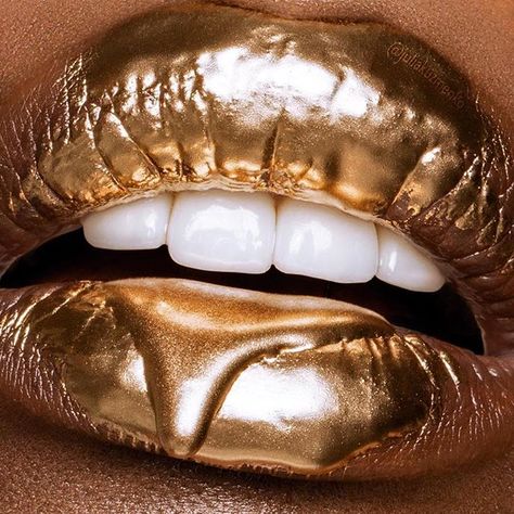 Dripping Gold Lips Sketch, Incredible Pictures, Lipstick Style, Gold Everything, Lipstick Art, Gold Lips, Gold Beauty, Gold Makeup, Gold Aesthetic