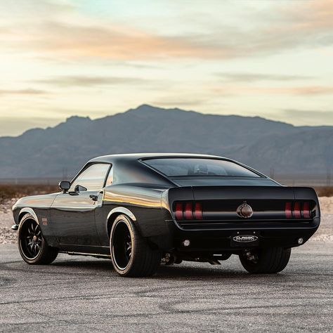 The Classic Recreations 1969 Boss 429 Mustang, photographed for @classicrecreations ahead of its SEMA debut #classicrecreations #boss429 #fordmustang #69mustang #v8 #sema #sema2018 #carphotography Mustang 1969, Boss 429, Vintage Mustang, Volkswagen New Beetle, Ford Mustang Boss, Mustang Boss, Best Muscle Cars, Ford Classic Cars, Mustang Cars