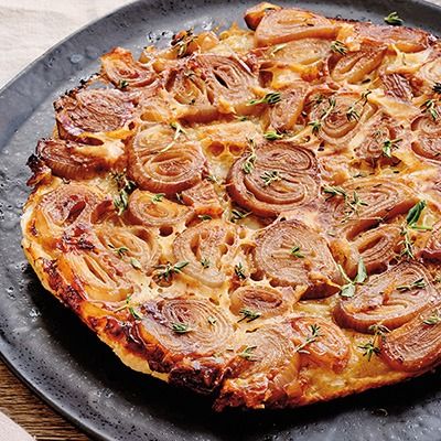 Shallot Tarte Tatin - Dinner Recipe | BCLIQUOR Shallot Puff Pastry Tart, Shallot Tart, Shallot Tarte Tatin, Tarte Tatin Recipe, Cider Tasting, Savoury Pies, Onion Tart, Puff Pastry Tart, Thanksgiving Side Dish