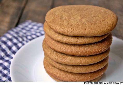 I first made these cookies in about 1970 from the Old New England Cookbook. Just mouth-wateringly good! New England Recipes, England Recipes, New England Food, England Food, Maple Cookies, Frog Pond, Molasses Cookies, Magazine Recipes, Spice Cookies