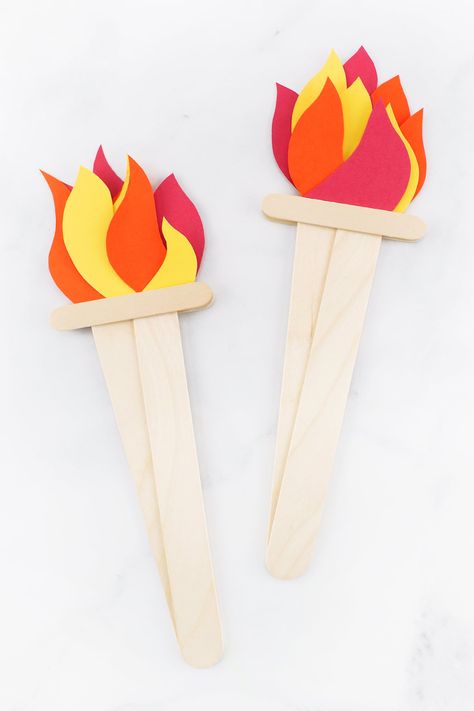 Torch Craft, Olympic Torch Craft, Summer Olympics Crafts, Olympic Games For Kids, Olympic Idea, Kids Olympics, Olympic Crafts, Olympic Theme, Construction Paper Crafts