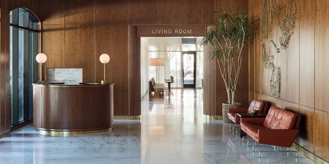 How a Mid-Century Office Building Became a High-Style Hotel - 1stdibs Introspective Mid Century Hotel, Modern Lobby, Charleston Hotels, Mid Century Office, Lobby Interior, Hotel Interior Design, Lobby Design, Hotel Project, Modern Hotel