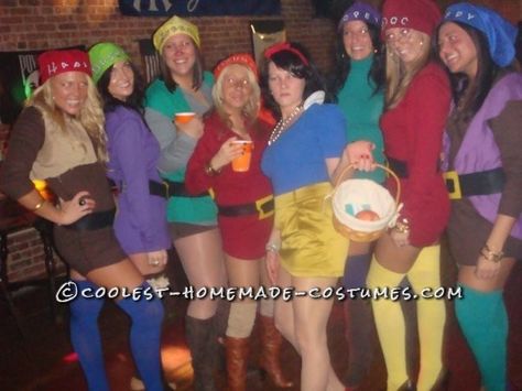 Group costume 7 Dwarfs, Running Costumes, Homemade Costumes, Big Group, Disney Day, Group Costumes, Costume Makeup, Play Dress, Halloween Boo