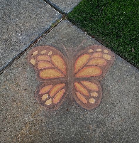 Senior Parking Space Ideas Butterfly, Chalk Butterfly Art, Chalk Art Butterfly, Bug Chalk Art, Sponge Butterfly Painting, Sidewalk Chalk Butterfly, Fun Chalk Art, Sidewalk Chalk Art, Sidewalk Chalk