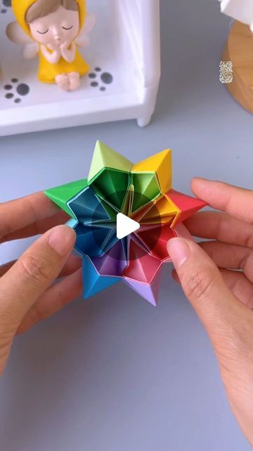 Cute Paper Folding, Diy Paper Folding Crafts, How To Make Paper Craft, Aesthetic Craft Ideas With Paper, Cool Things To Make With Paper, Creative Crafts With Paper, Folding Paper Crafts, Things To Make Out Of Paper, Oragami Ideas Cute