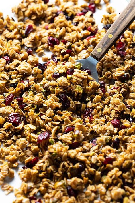 Pistachio Granola, Stovetop Granola, Make Your Own Granola, Granola Snacks, Dash Recipe, Granola Recipe Healthy, Halloween Breakfast, Granola Recipe Homemade, Cranberry Pistachio