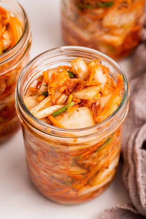 Making your own kimchi is easier than you think! This step-by-step kimchi recipe is delicious, customizable, and packed with probiotics. Quick Kimchi Recipe Napa Cabbage, Recipe For Kimchi, Best Kimchi Recipe, Kimchi Ingredients, Easy Kimchi Recipe, Vegan Kimchi Recipe, Kimchi Recipes, Quick Kimchi, Homemade Kimchi