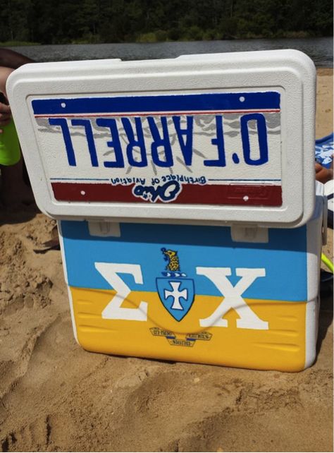 8 Tips to Make the Best Cooler at Formal | The Odyssey Painted Fraternity Coolers, Nola Cooler, Sorority Coolers, Formal Cooler Ideas, Fraternity Formal, Formal Cooler, Fraternity Coolers, Coolest Cooler, Frat Coolers