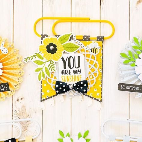 Stephanie on Instagram: "Hey friends! Today I’m  sharing a project using KScraft’s jumbo paper clip banner die. What a fun idea for those jumbo clips! 🐝🐝🐝

#kscrafts #kscraft_hannah #kscraftdies #diecutting #jumbopaperclips #paperbanners #happybees #echoparkpaper #echoparkpaperco #beehappycollection #patternpaper #happycrafting #papercrafts #paperprojects #papercraftingfun #papercraftsofinstagram #craftsoninstagram #diyembellishments #handmadecards #makestuff #paperfun #paperandglue #honeybeecrafts" Paper Clips Ideas, Echo Park Paper, Paper Banners, Bee Crafts, Bee Happy, Paper Clips, Paper Projects, Paper Clip, Pattern Paper