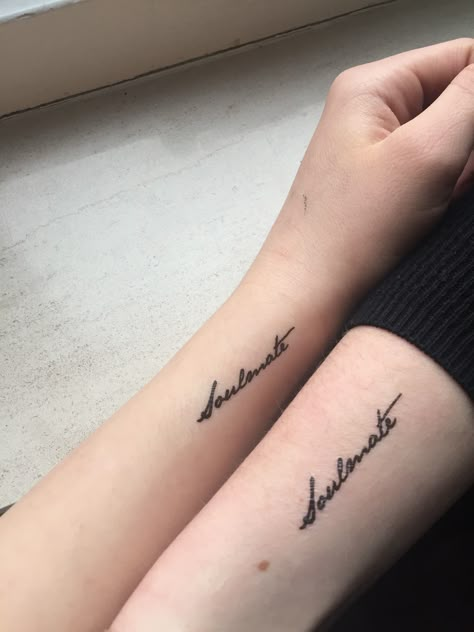 best friend soulmate tattoo twinning tattoo black Friend Soulmate Tattoos, Soulmate Best Friend Tattoo, Best Friend Soulmate Tattoos, Soulmate Tattoo Matching Best Friends, Platonic Soulmate Tattoo, Soulmates Tattoo, Dainty Best Friend Tattoos, Soulmate Tattoos, Soul Mate Tattoo