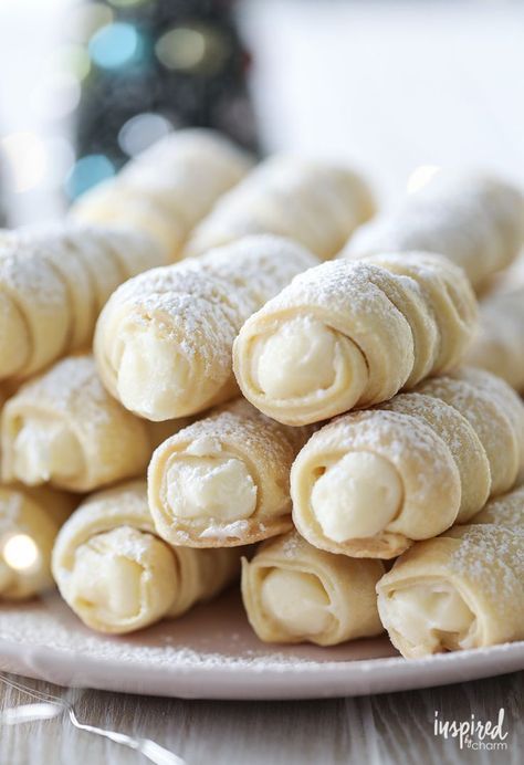 THE BEST!! How to make Cream Horn Cookies (Lady Locks) for the holidays! #cookies #creamhorns #ladylocks #holiday #christmascookies Lady Locks Recipe, Horn Cookies, Lady Locks, Cream Horn, Pecan Praline, Cream Horns, Keto Cream, Cookie Table, Butter Bars