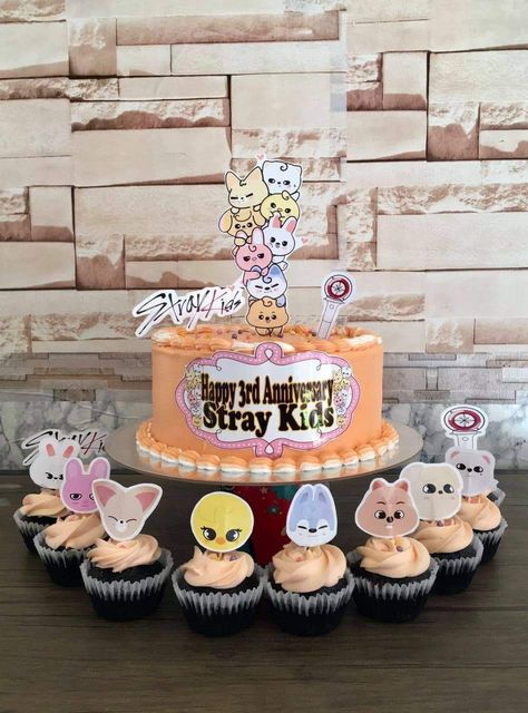 Stray Kids Cake, Kids Pasta, Bts Cake, Kid Cupcakes, Kid Desserts, 3d Cake, Pretty Birthday Cakes, Happy B Day, Birthday Cake Kids