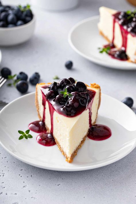 Cheesecake Photography, Blueberry Cheesecake Recipe, Lemon Blueberry Cheesecake, Rich Cheesecake, Blueberry Topping, Comfort Desserts, Berry Cheesecake, Homemade Cheesecake, Baked Cheese