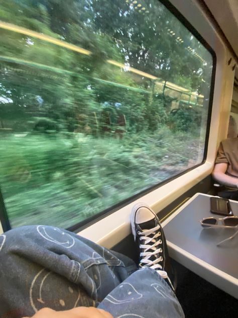 Train Aesthetic, Converse Aesthetic, Plane Photos, Aesthetic London, Aesthetic Space, Plane Travel, Train Pictures, Gap Year, Face Photo