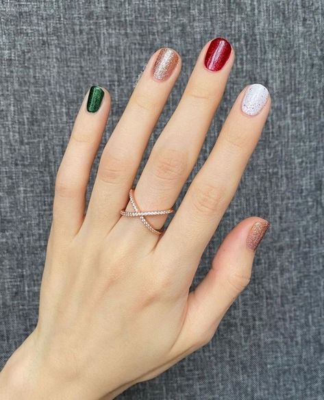 Christmas Nails Multi Color, Christmas Multicolor Nails, Multi Colored Christmas Nails, Christmas Skittle Nails, Multi Color Nail Ideas, December Manicure, Skittles Manicure, Skittle Manicure, Multicoloured Nails