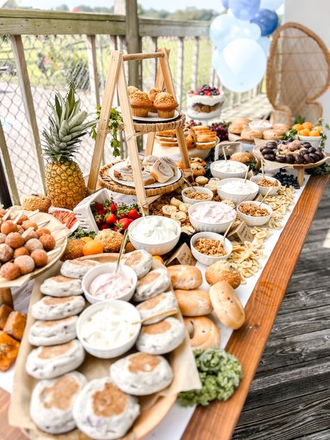 Large Breakfast Charcuterie Board, Brunch Buffet Wedding, Easter Brunch Grazing Table, Brunch Charcuterie Table Ideas, Breakfast Harvest Table, Bridal Brunch Charcuterie Board, Wedding Breakfast Buffet Ideas, Grazing Brunch Table, Brunch Wedding Aesthetic