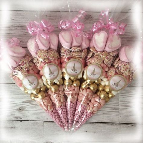 Plastic Bags Diy, Cheap Gift Bags, Candy Cone, Decorated Gift Bags, Gift Bags Diy, Packing Bags, Cookie Gift, Unicorn Party Decorations, Sweet Cones