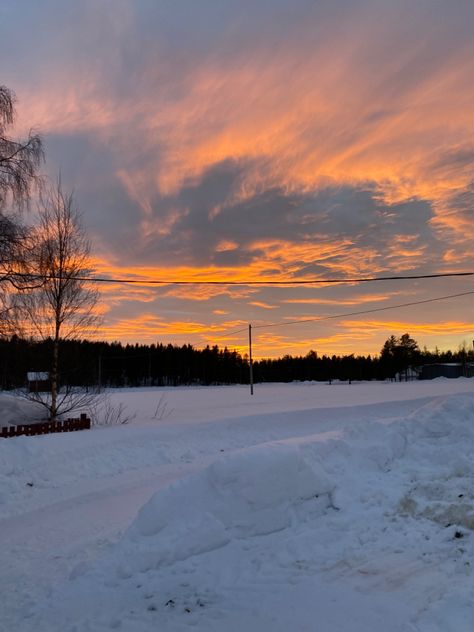 Winter Golden Hour, Sketchbook Reference, Best Friend Dates, Winter Sky, Winter Vibes, Aesthetic Stuff, Paradise On Earth, Summer Pictures, Country Girl