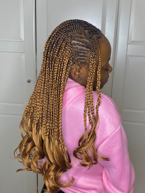 Half up half down cornrows with french curls French Curls Cornrows, Cornrows With French Curls, French Curl Cornrows, Fulani Braids With French Curls, Half Up Half Down Cornrows, Goddess Fulani Braids, Half Cornrows, French Curls, Half Braid