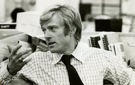 Robert Redford as Bob Woodward // 'All the President's Men' (1976) All The Presidents Men, Sun Dance, New Yorker Magazine, Old Hollywood Movies, Hollywood Men, Never Grow Old, Robert Redford, Sundance Film, Famous Men