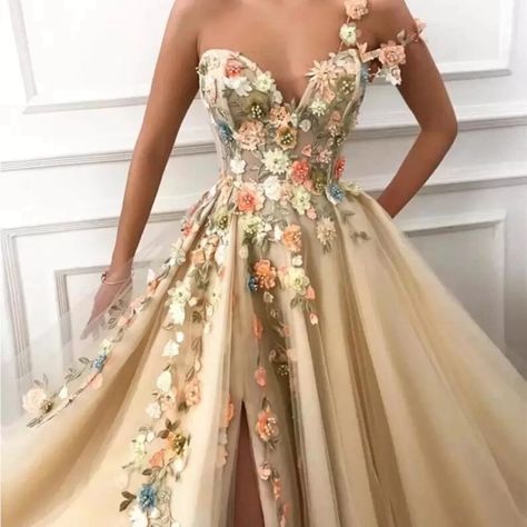 Brand New Gorgeous Dress With Floral Details. Sunflower Corset Dress, Fairy Inspired Gown, Big Fancy Dresses Gowns, Bohemian Fancy Dresses, Floral Boho Bridesmaid Dresses, Floral Ball Dress, Corset Princess Prom Dress, Homemade Prom Dresses, Faerie Ball Gown