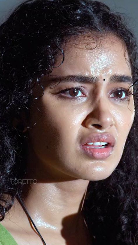 Actress Without Makeup, Anupama Parameswaran, Beauty Face Women, Braids For Long Hair, Beautiful Smile Women, Beauty Face, Curly Hair, Close Up, On Twitter