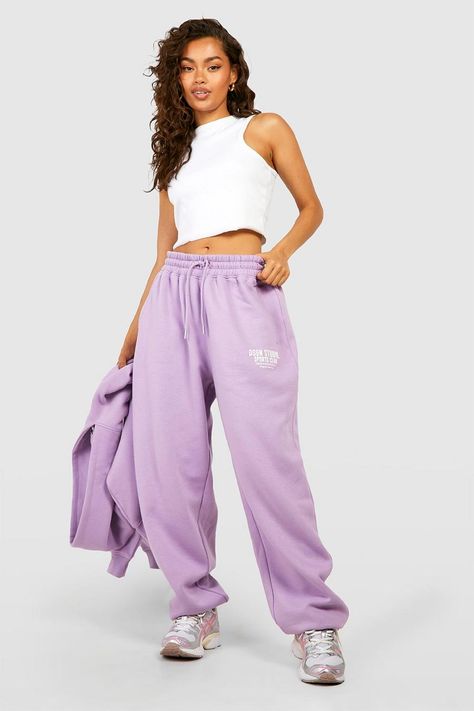 Dsgn Studio Sports Club Oversized Jogger Purple Joggers Outfit Women, Purple Joggers Outfit, Purple Sweatpants Outfit, Joggers Outfit Women, Purple Sweatpants, Purple Joggers, Joggers For Women, University Outfit, Athleisure Style