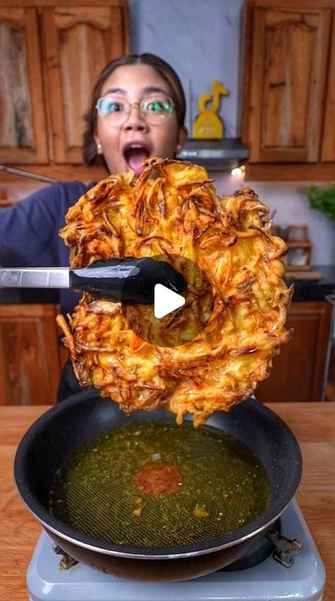 Get ready to elevate your snack game with this irresistible crispy onion ring recipe. Perfectly golden and crunchy on the outside, with a tender, flavorful onion inside, these rings are a must-try for any food lover. Whether you're hosting a game night or simply craving a delicious treat, these onion rings are sure to impress. Easy to make and even easier to devour, this recipe will quickly become a favorite in your kitchen. Grab your ingredients and get frying for a taste sensation you won't forget! Crispy Okoy Recipe, Vegetable Okoy Recipe Filipino Food, Ukoy Recipe Filipino Food, Okoy Recipe Filipino Food, Vegetable Protein Recipes, Ulam Pinoy Filipino Recipes, Okoy Recipe, Filipino Appetizers, Best Filipino Recipes