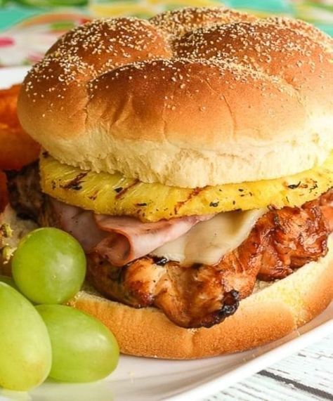 Lake Foods, Bbq Grill Recipes, Teriyaki Chicken Sandwich, Cottage Cafe, Summer Dinner Recipes Grill, Chicken Wrap Recipe, Chicken Lickin, Hot Sandwiches, Sandwich Wraps Recipes