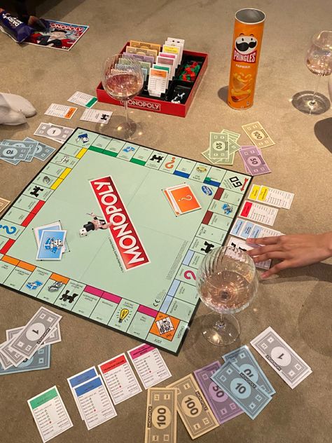 Playing Monopoly Aesthetic, Monopoly Fake Story, Playing Uno Aesthetic, Ludo Aesthetic, Board Game Night Aesthetic, Board Games With Friends, Monopoly Night, Friends Board Game, Skills Aesthetic