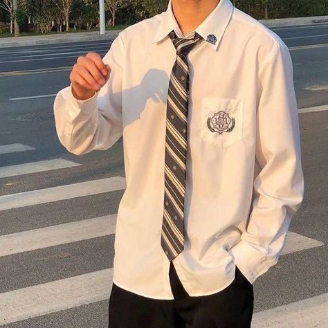 Korean School Outfits, Boys School Outfits, Uniform Outfits, Men's Uniforms, School Uniform Fashion, School Uniform Outfits, Outfits Baggy, Famous Outfits, Boys Uniforms