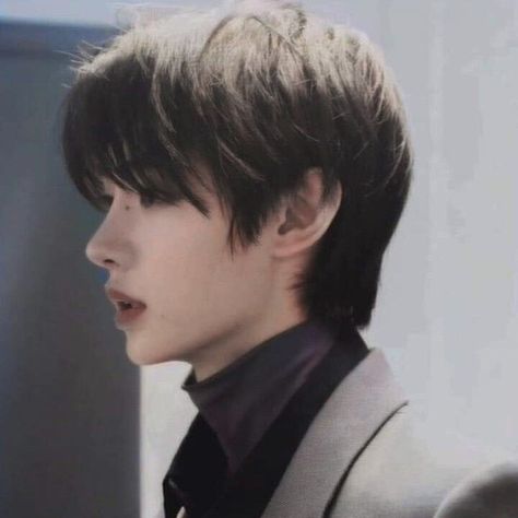 Sunghoon side profile Perfect Side Profile, What Is Kpop, Breakup Songs, Profile Drawing, Love Park, Sunghoon Enhypen, Side Profile, Sung Hoon, Perfect Man