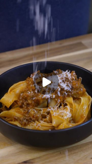 Deep Dish Recipes, Pappardelle Recipes, Pasta Bolognese Recipe, Beef Shanks, Dizzy Cook, Easy Homemade Pasta, Pasta Ideas, Nordic Recipe, Ragu Recipe