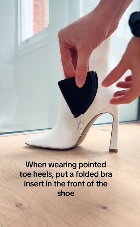 How To Shrink Shoes, Pointy Heels Outfit, Shoe Solutions, Squeaky Shoes, Shoe Hacks, Open Toe Ankle Boots, Pointy Shoes, Boots Outfit Ankle, Pointy Heels