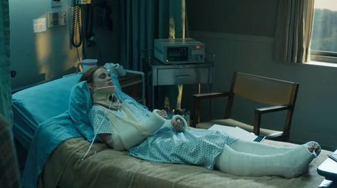 you got this max ❤️❤️❤️ Max Mayfield Hospital, Stranger Things Season 5, Full Body Cast, Long Leg Cast, Jonathan Byers, Stranger Things Max, Leg Cast, Duffer Brothers, Max Mayfield