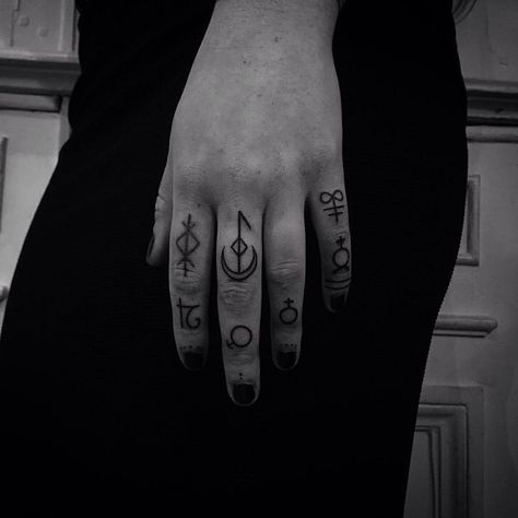 15 tiny witch tattoos that are pure magic - HelloGiggles Magick Tattoo, Wicca Tattoo, Wiccan Tattoo, Witchcraft Tattoos, Witch Symbols, Wiccan Tattoos, Finger Tattoo For Women, Knuckle Tattoos, Hand And Finger Tattoos