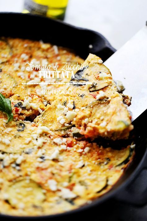 Tomato and Zucchini Frittata Basil Frittata, Zucchini Frittata Recipe, Feta Frittata, Easy Frittata Recipe, Best Zucchini Recipes, Easy Frittata, Vegetarian Brunch, Zucchini Frittata, Easy Zucchini Recipes