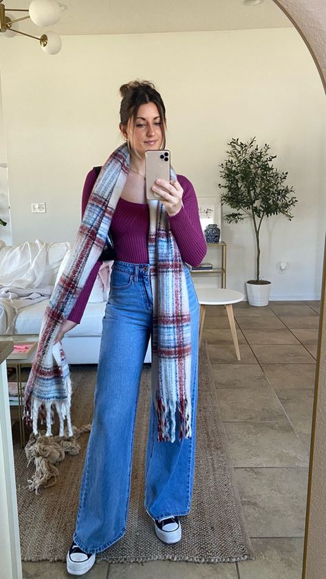 Wide Leg Jeans Chunky Boots, Wise Leg Jeans Outfit Winter, How To Style Blue Wide Leg Jeans, Wide Leg Jeans And Lug Boots, Outfit Ideas With Wide Leg Jeans, Wife Leg Jeans Outfit Winter, Fall Outfits With Wide Leg Jeans, Long Wide Leg Jeans Outfit, Fall Wide-leg Jeans