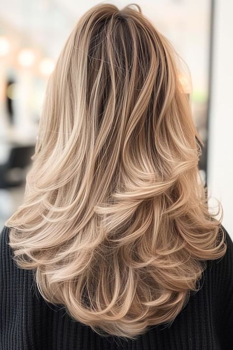 31 Gorgeous Layered Haircuts And Hairstyles For Long Hair - The Hairstyle Edit Gradual Haircut, Haircut Long Hair Layered, Layered Haircut Long Hair, Haircut For Long Hair Straight, Best Haircut For Long Hair, Long Hair Layered Haircut, Layered Haircut For Long Hair, Shag Layered Hairstyles, Growing Long Hair