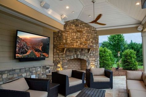 How To Pick the Best Outdoor TV | Sunbrite Veranda Series at Best Buy Patio Tv, Outdoor Covered Patio, Outdoor Living Rooms, Casas Coloniales, Outdoor Tv, Outside Living, Backyard Patio Designs, Back Patio, Outdoor Fireplace